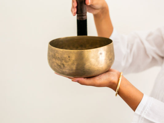 Remuna Singing Bowl - Base note F#3 (181 Hz)