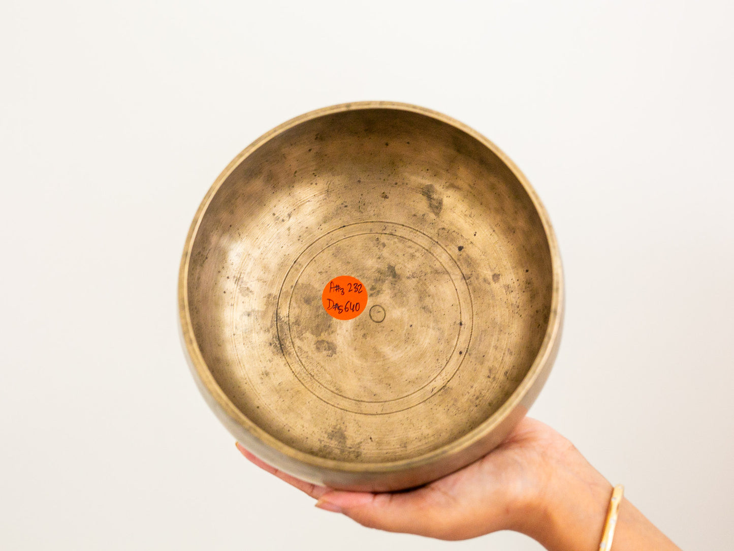 Remuna Singing Bowl - Base note A#3 (232 Hz)