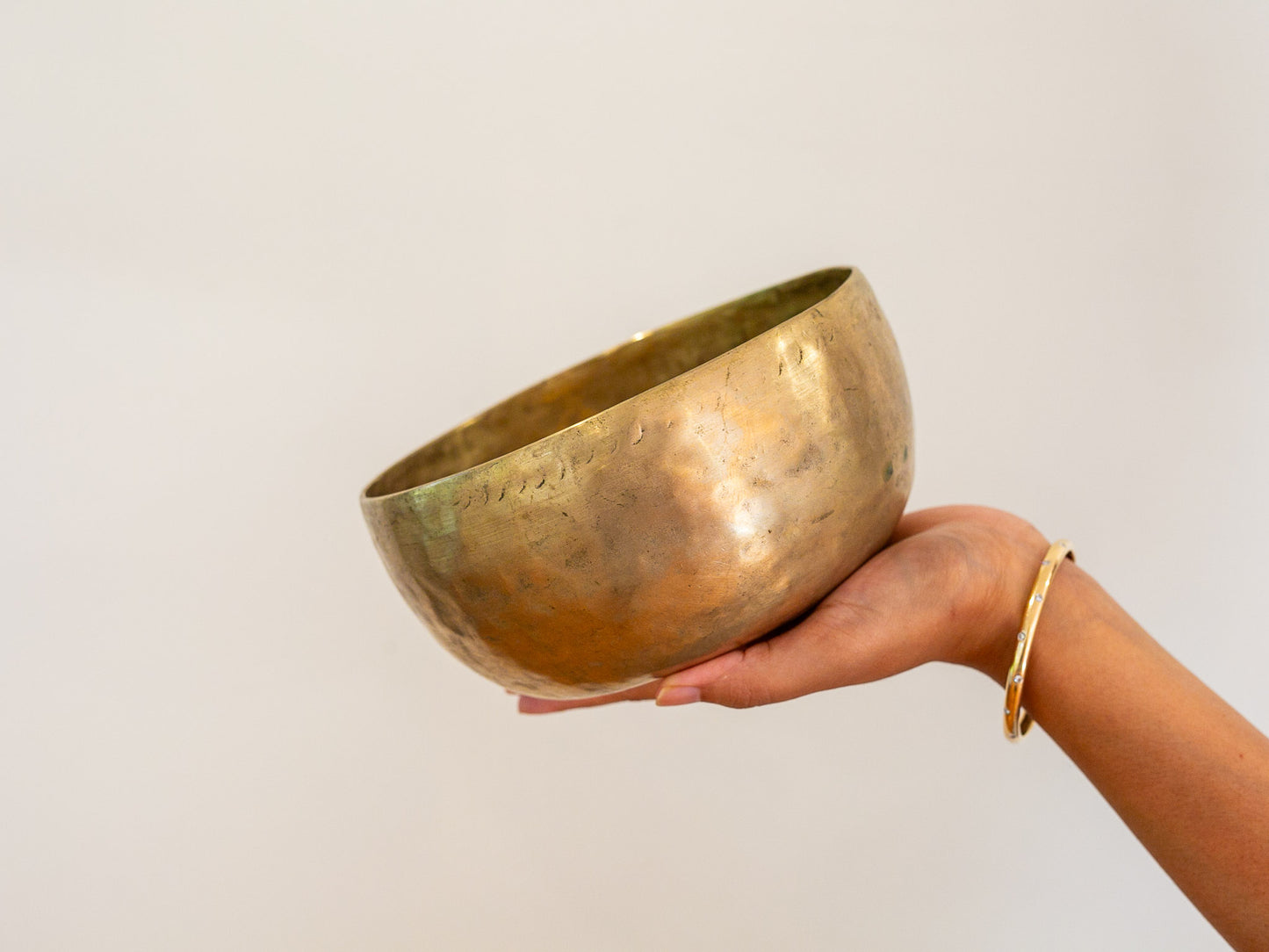Tara Singing Bowl - Base Note G#3 (207 Hz)
