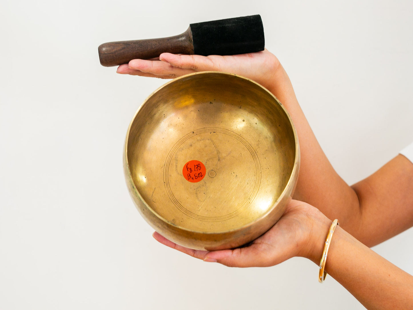 Remuna Singing Bowl - Base note F3 (178 Hz)