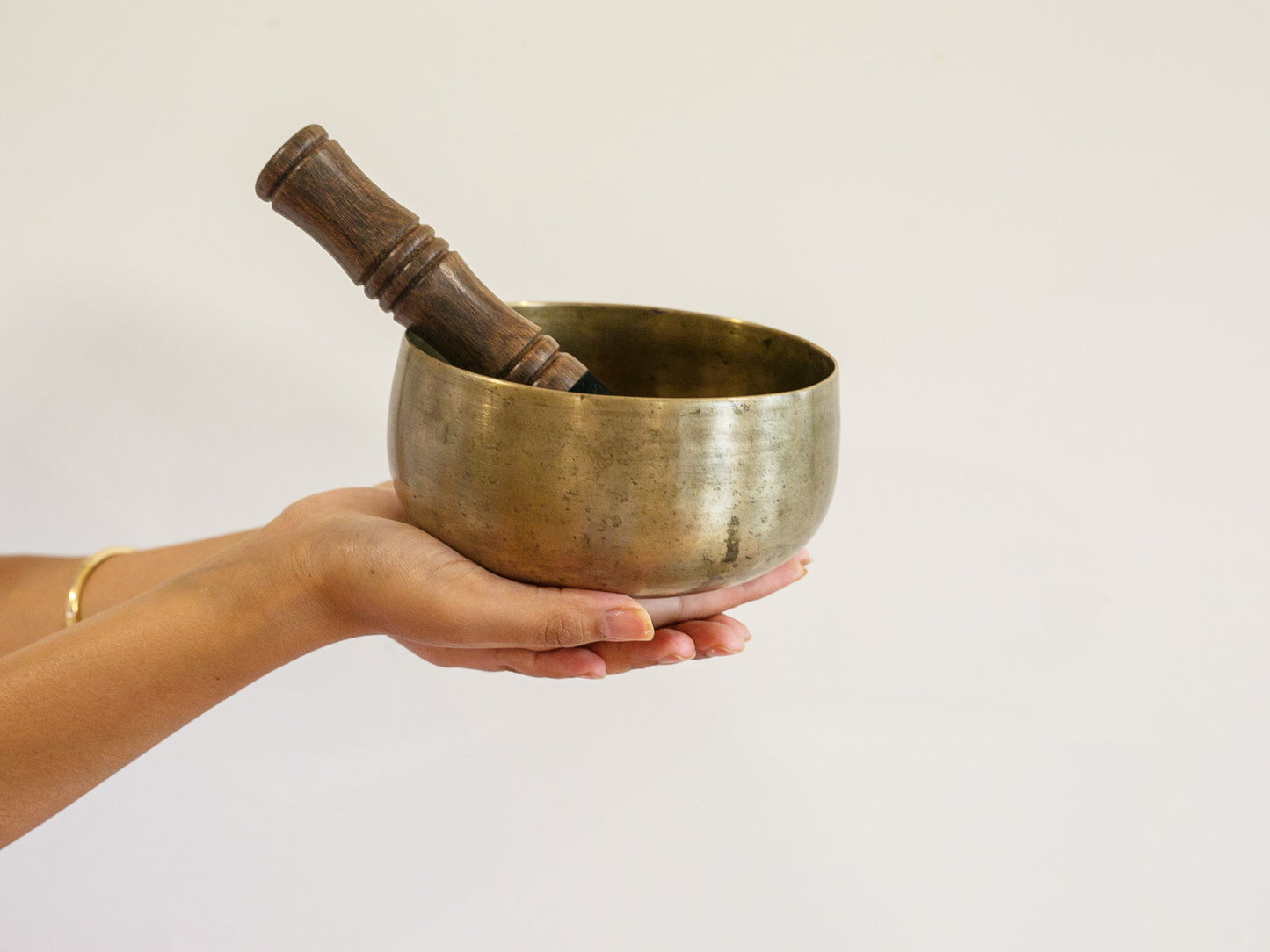 Remuna Singing Bowl - Base note A#3 (239 Hz)