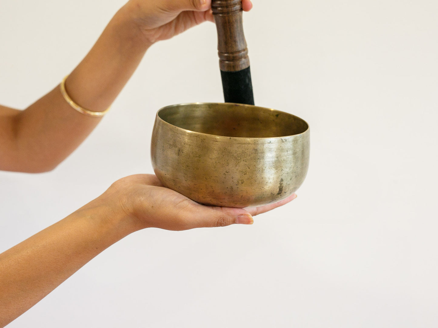 Remuna Singing Bowl - Base note A#3 (239 Hz)
