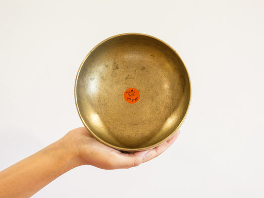 Remuna Singing Bowl - Base note G#3 (205 Hz)