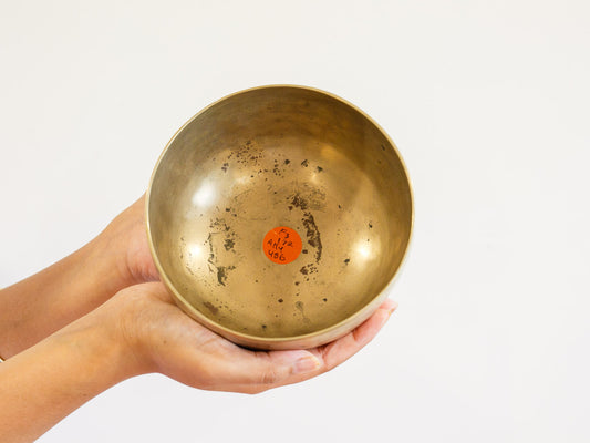Tara Singing Bowl - Base Note F3 (172 Hz)