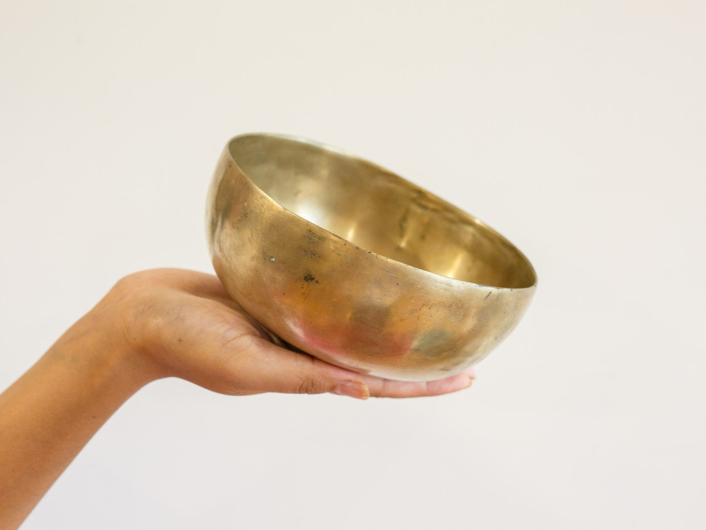 Tara Singing Bowl - Base Note F3 (174 Hz)