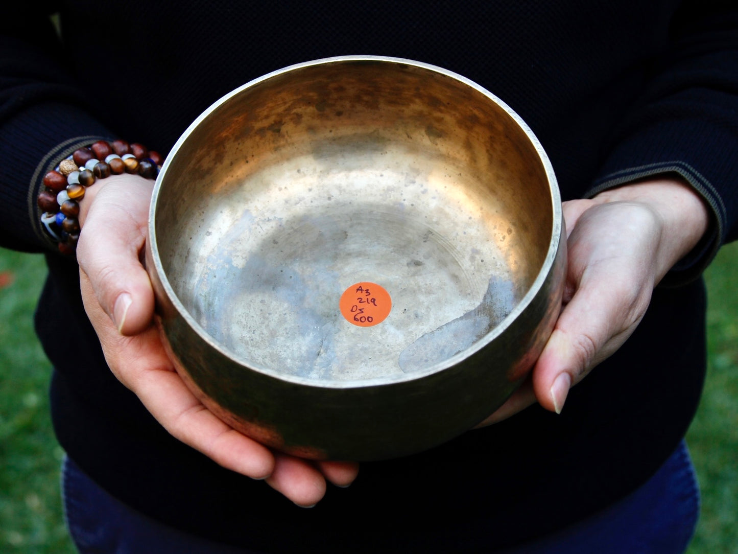 Remuna Singing Bowl - Base note A3 (219 Hz)