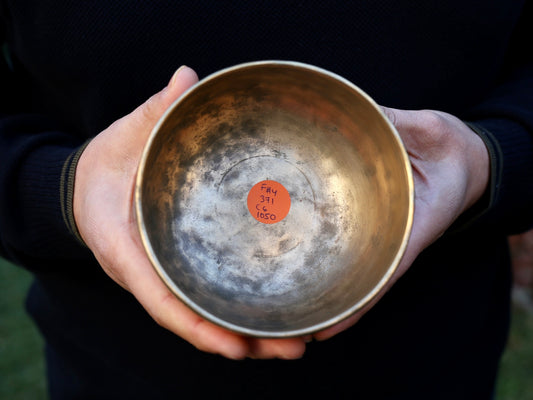 Small Old 'Tara' Singing Bowl - Base Note F#4 (371 Hz)