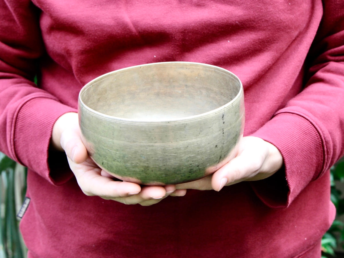 Old 'Tara' Singing Bowl - Base Note F3 (175 Hz)