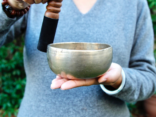 Small Old 'Tara' Singing Bowl - Base Note C#5 (542 Hz)