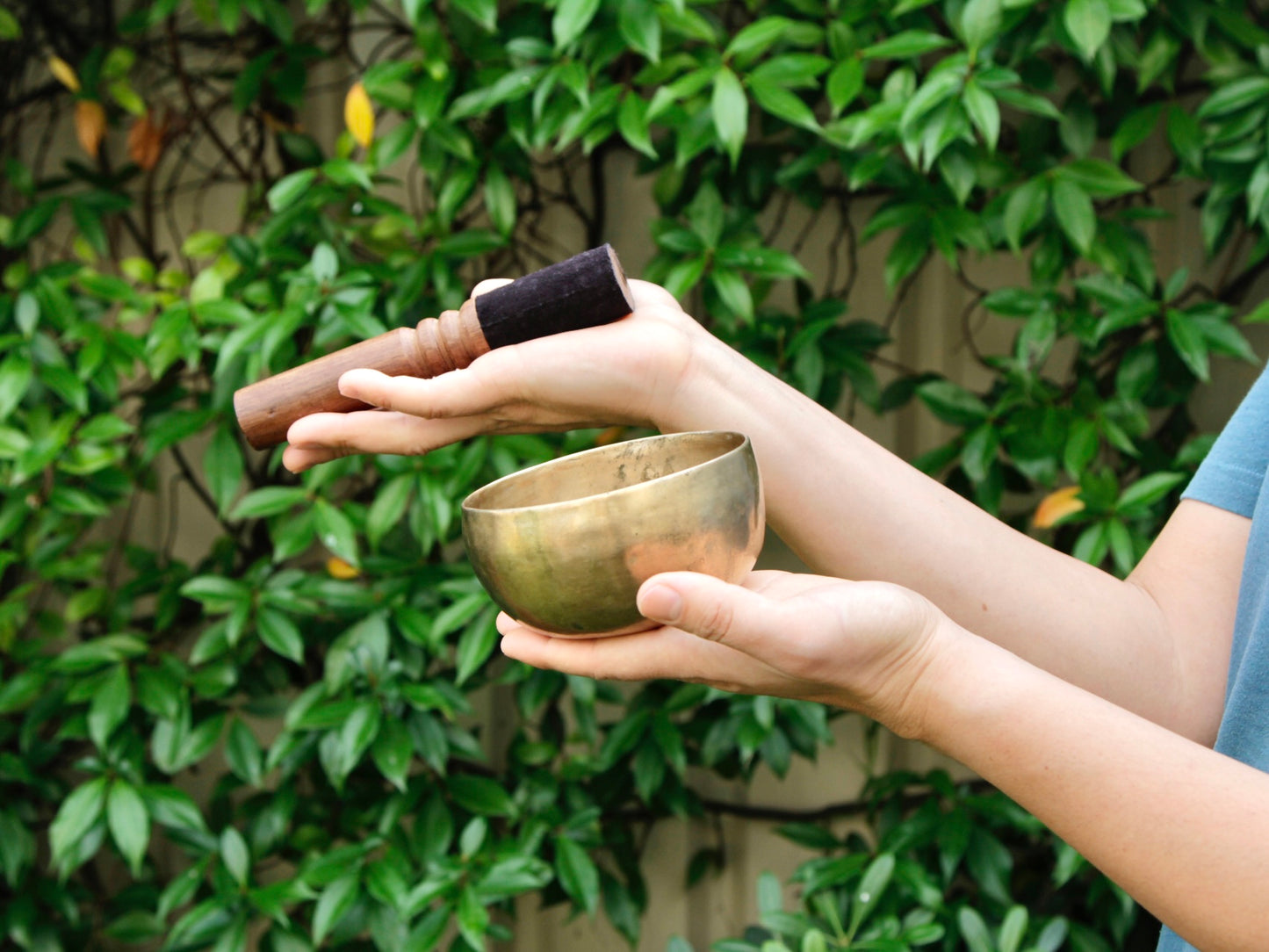 Small Old 'Tara' Singing Bowl - Base Note F4 (347 Hz)