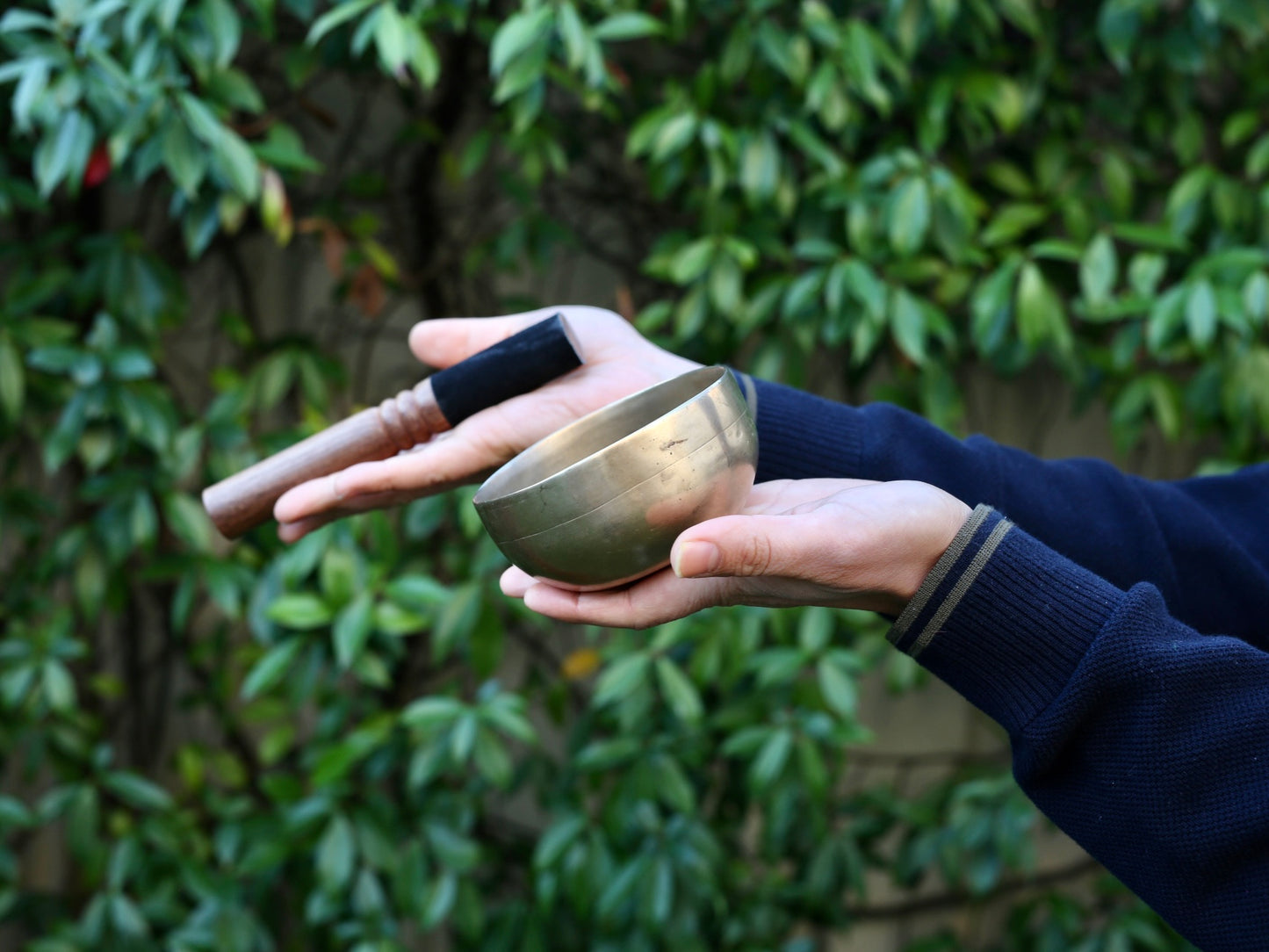 Small Old 'Tara' Singing Bowl - Base Note G4 (385 Hz)