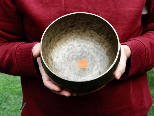 Old 'Tara' Singing Bowl - Base Note F#3 (181 Hz)