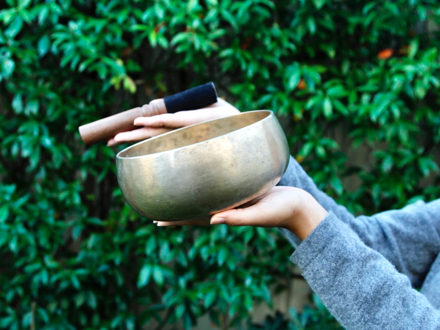 Remuna Singing Bowl - Base note G#3 (206 Hz)