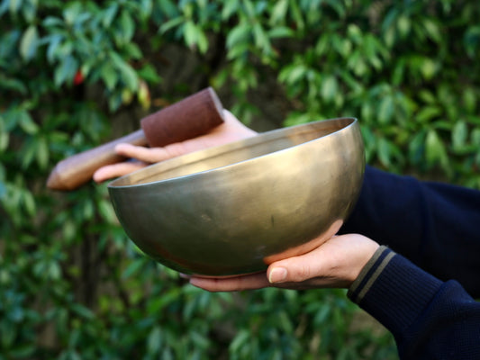 Contemporary Flow Singing Bowl - Base Note B2 125 Hz