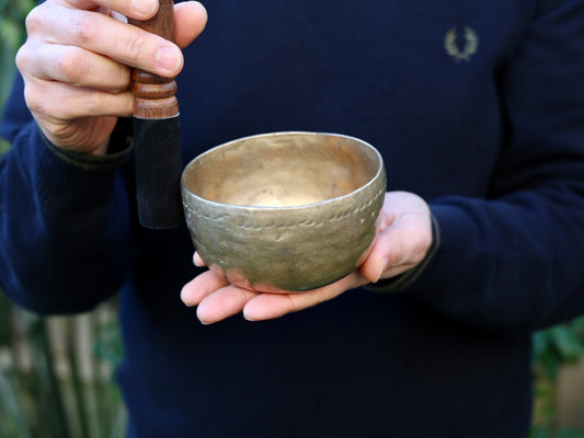 Small Old 'Tara' Singing Bowl - Base Note G4 (386 Hz)