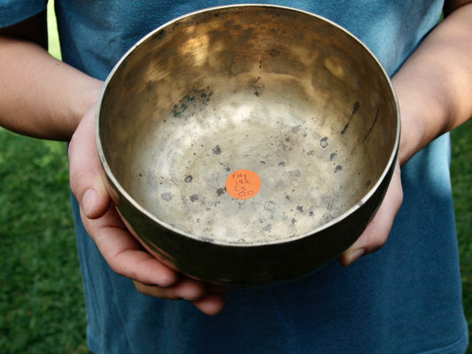 Old 'Tara' Singing Bowl - Base Note F#3 (187 Hz)