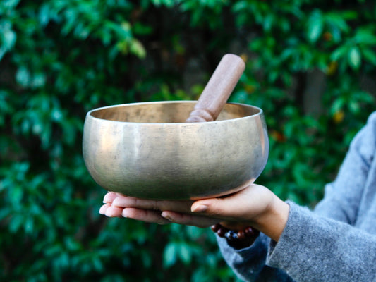 Remuna Singing Bowl - Base note G#3 (206 Hz)