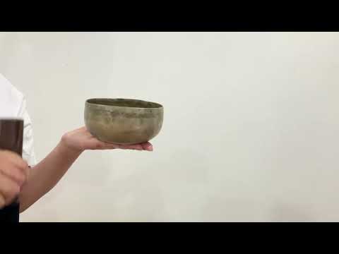 Small Tara Singing Bowl - Base Note E4 (335 Hz)