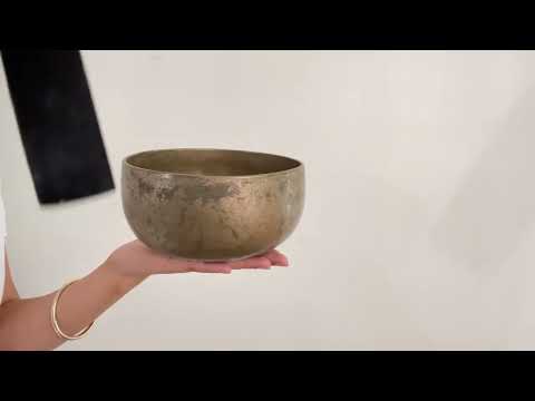 Remuna Singing Bowl - C#3 (206 Hz)