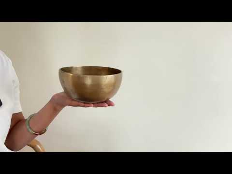 Small Contemporary Flow Singing Bowl - Base note D#3 (158 Hz)