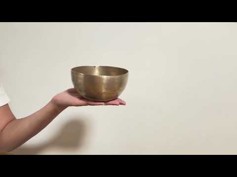 Small Tara Singing Bowl - Base Note D#4 (317 Hz)