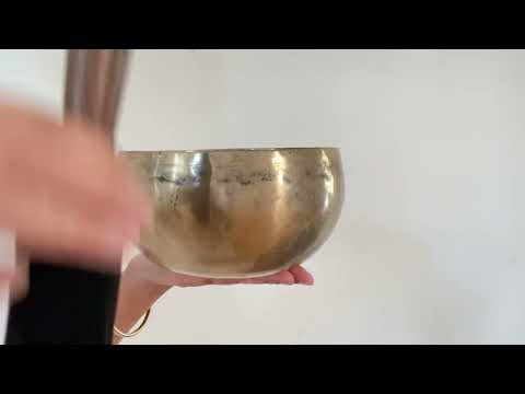Tara Singing Bowl - Base Note C#3 (136 Hz)