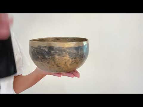 Tara Singing Bowl - Base Note C#3 (142 Hz)
