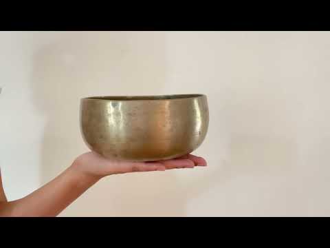 Remuna Singing Bowl - A#3 (239 Hz)
