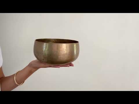 Remuna Singing Bowl - D#3 (158 Hz)
