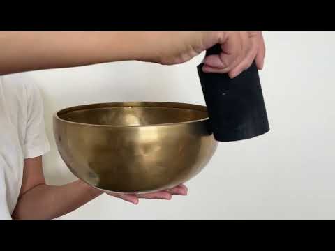 Hand Hammered Singing Bowl - Base Note D#3 155Hz