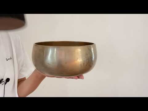 Remuna Singing Bowl - Base note A3 (220 Hz)