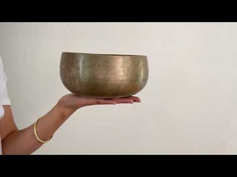 Remuna Singing Bowl - F#3 (184 Hz)