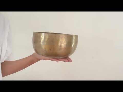 Tara Singing Bowl - Base Note F3 (172 Hz)