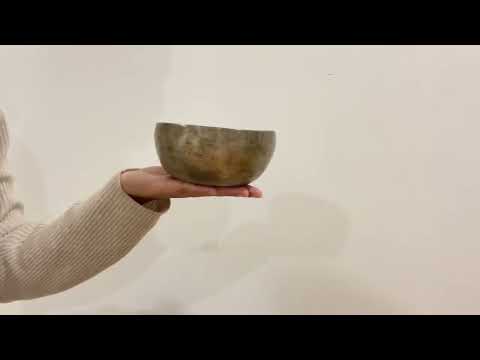 Small Tara Singing Bowl - Base Note C#4 (270 Hz)
