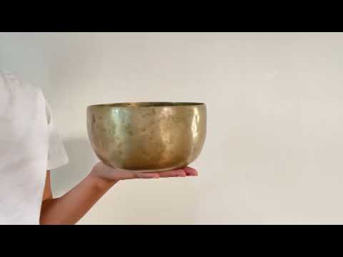 Tara Singing Bowl - Base Note F3 (174 Hz)