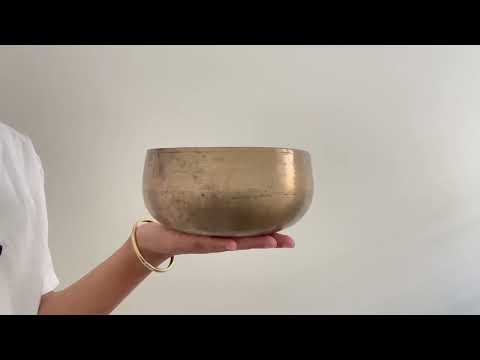 Remuna Singing Bowl - Base note G#3 (205 Hz)