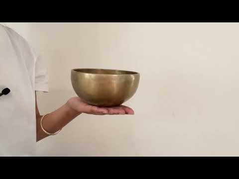 Small Contemporary Flow Singing Bowl - Base note E4 (316 Hz)