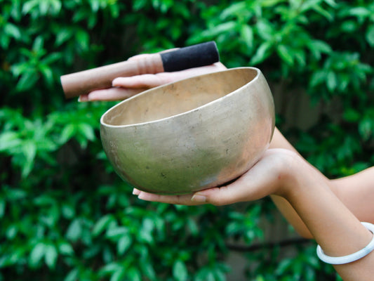 Remuna Singing Bowl - Base note F#3 (182 Hz)