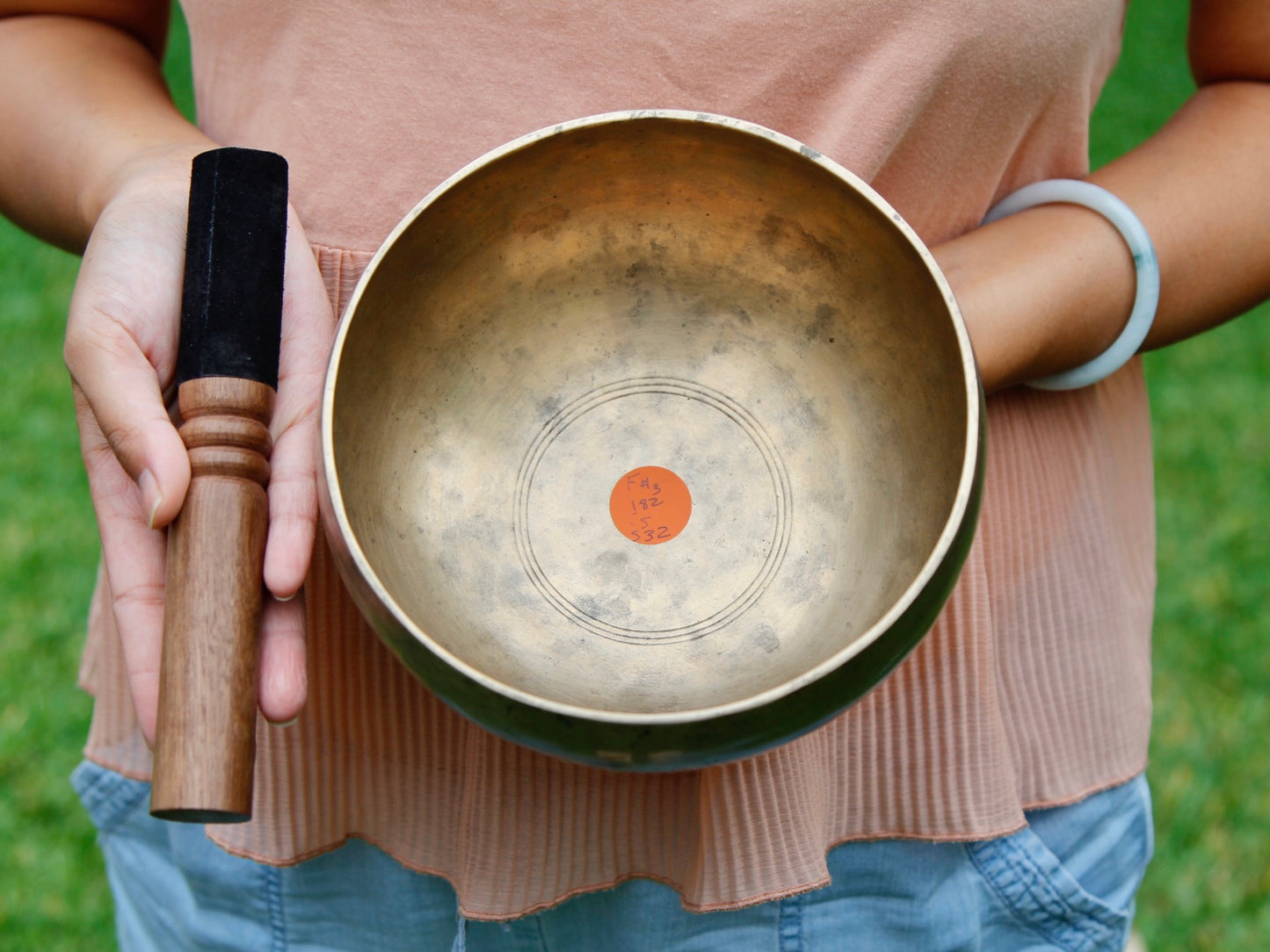 Remuna Singing Bowl - Base note F#3 (182 Hz)