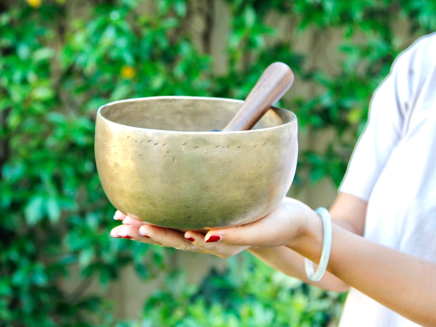 Old 'Tara' Singing Bowl - Base Note F#3 (181 Hz)