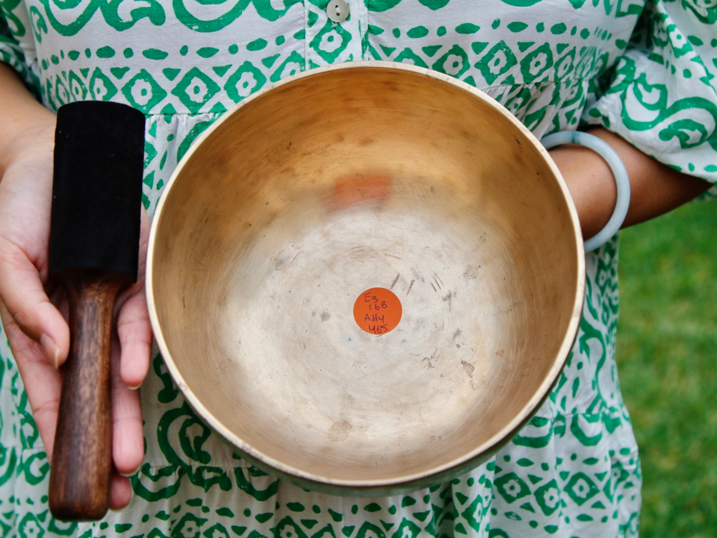 Old 'Tara' Singing Bowl - Base Note E3 (168 Hz)