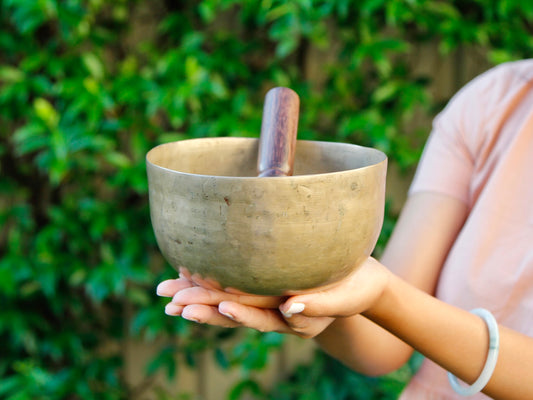 Old 'Tara' Singing Bowl - Base Note E (163 Hz)
