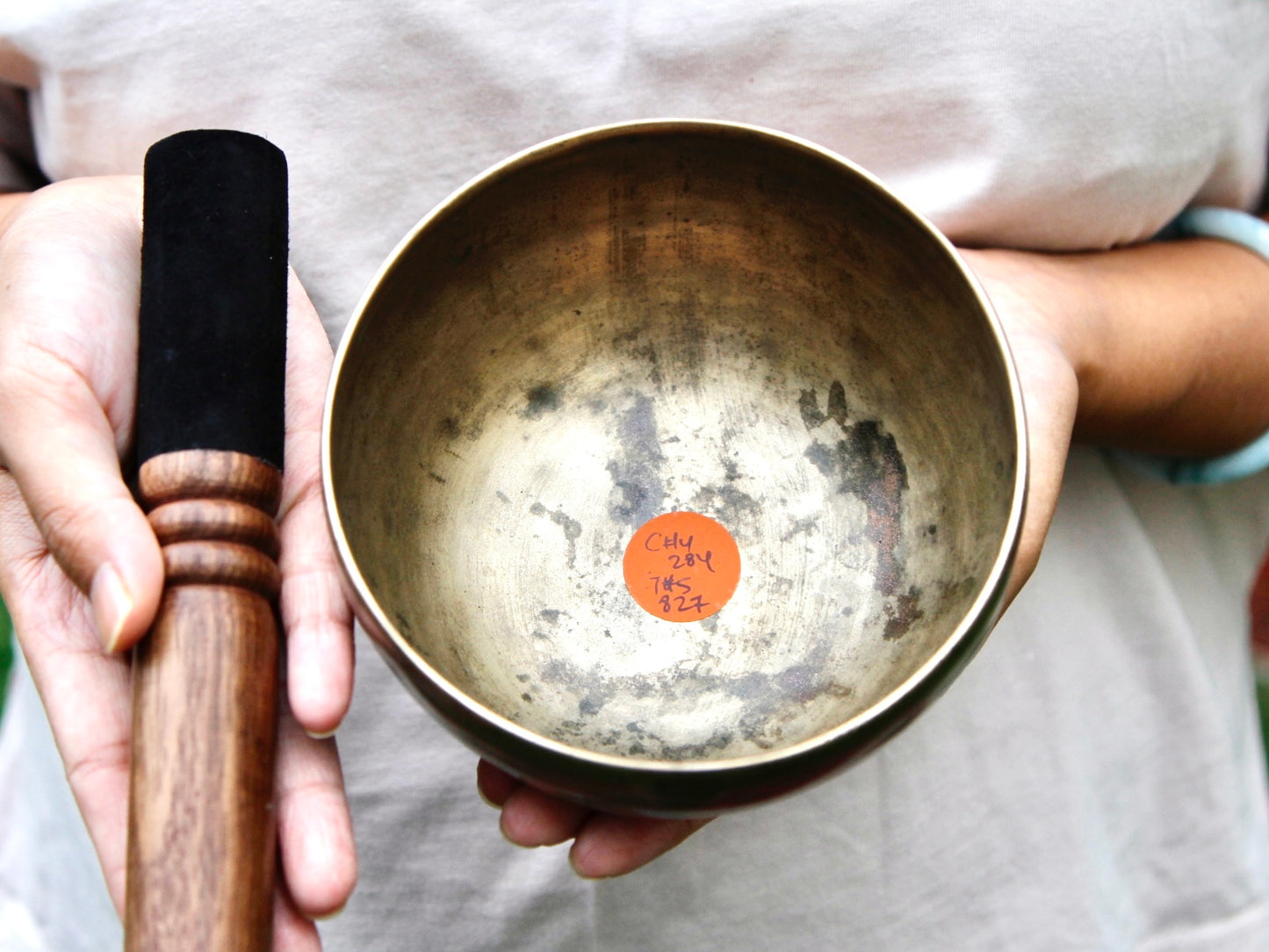 Small Old 'Tara' Singing Bowl - Base Note C#4 (284 Hz)