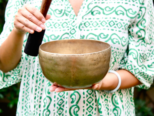 Old 'Tara' Singing Bowl - Base Note D#3 (154 Hz)