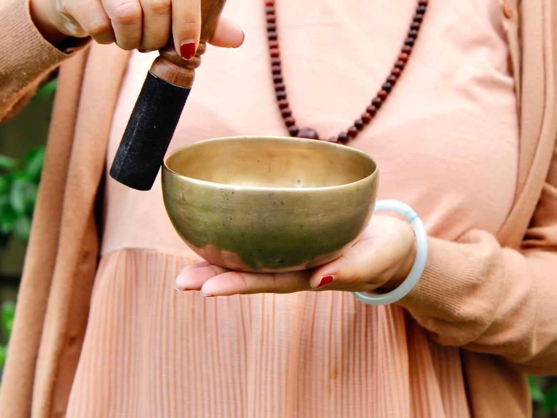 Small Old 'Tara' Singing Bowl - Base Note F#4 (368 Hz)