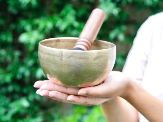 Small Old 'Tara' Singing Bowl - Base Note C#4 (284 Hz)