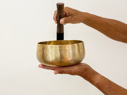 Remuna Singing Bowl - F3 (172 Hz)