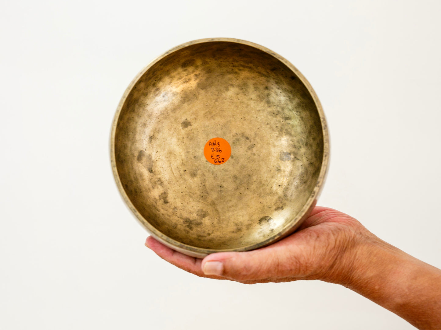 Remuna Singing Bowl - A#3 (236 Hz)