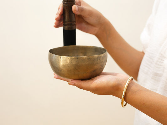 Small Tara Singing Bowl - Base Note D#4 (305 Hz)