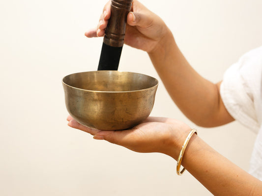 Small Tara Singing Bowl - Base Note G#4 (276 Hz)